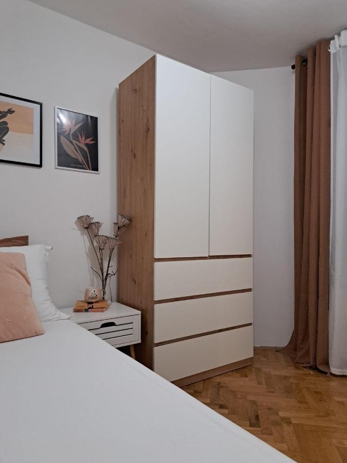 Ocean Apartman Jesenice  Zewnętrze zdjęcie